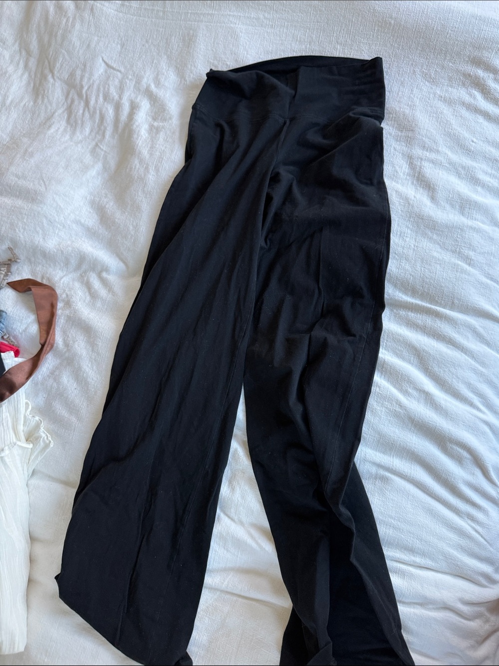 Aritzia Black Wide-Leg cotton yoga pants